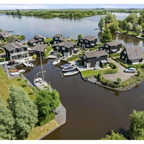 Waterpark Oan 'e Poel bij Sneekermeer, hotel v destinaci Terherne