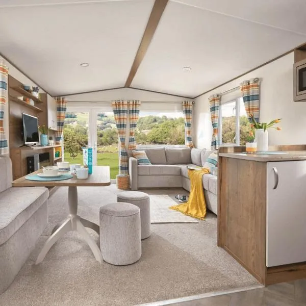 Ivy Caravan 2 at Thurston Manor Leisure Park, hotel di Dunbar