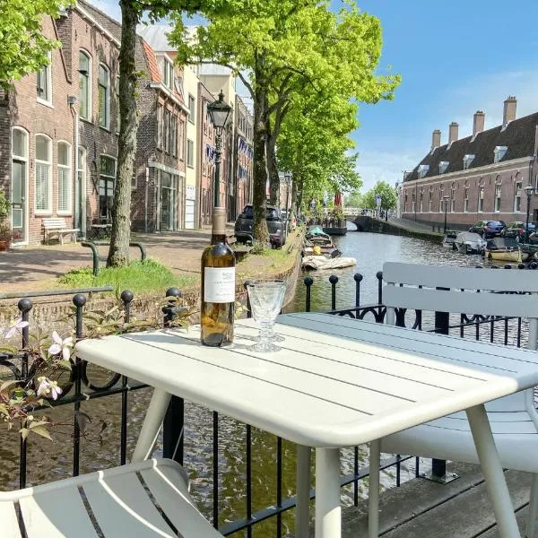 Beautiful Home In Alkmaar With Kitchen โรงแรมในอัลค์มาร์