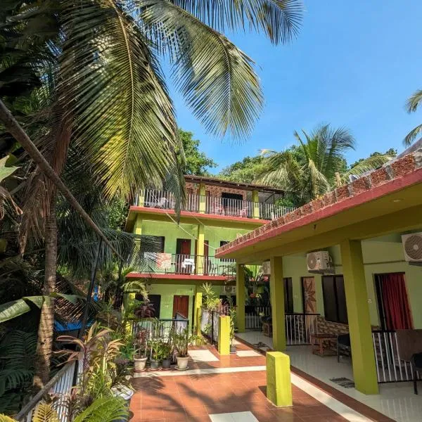 Luciano Guest House, hotel v destinaci Arambol