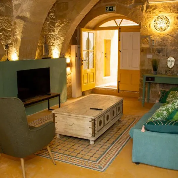 Unique Village Hideaway, hotel a San Lawrenz