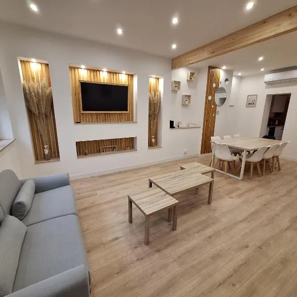 Le Petit Chez Soi maison, hotel v destinácii Calais