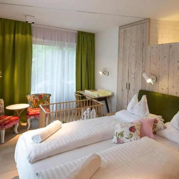 Familienhotel Felsenhof, hotel vo Flachau