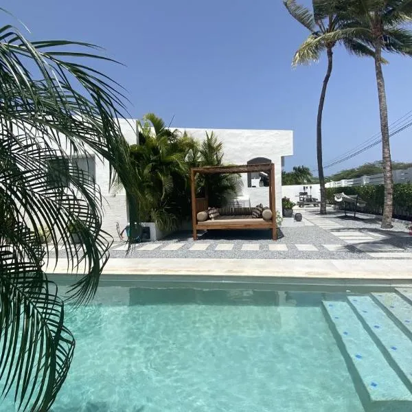 Movida Inn Aruba, hotel v destinaci Palm-Eagle Beach