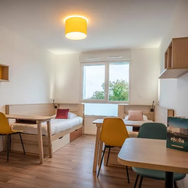 Ekolia hôtel, hotel em La Couronne