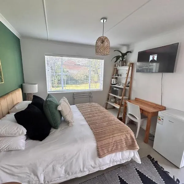 Bottlebrush Guest Suite - close to Greenacres Hospital, Free WiFi, Parking, private, hotel v destinácii Gqeberha
