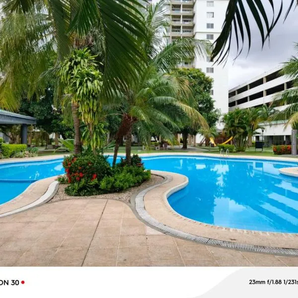 Hermoso departamento 91 MT2, PISCINA GRANDE y lindas áreas comunes, hotel en Santa Cruz de la Sierra