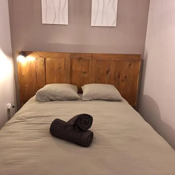 BJ Appartement proche de la gare, hotel v destinaci Bourgoin