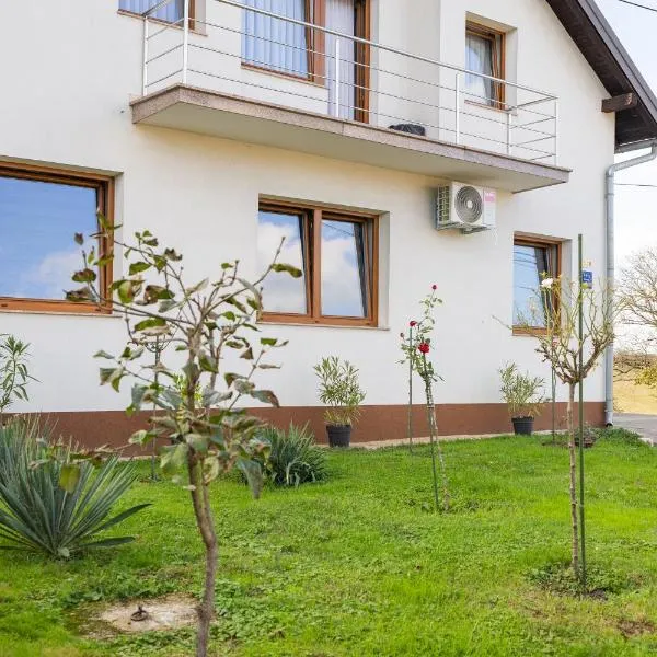 Lov&Mar apartment, hotel di Cvitović