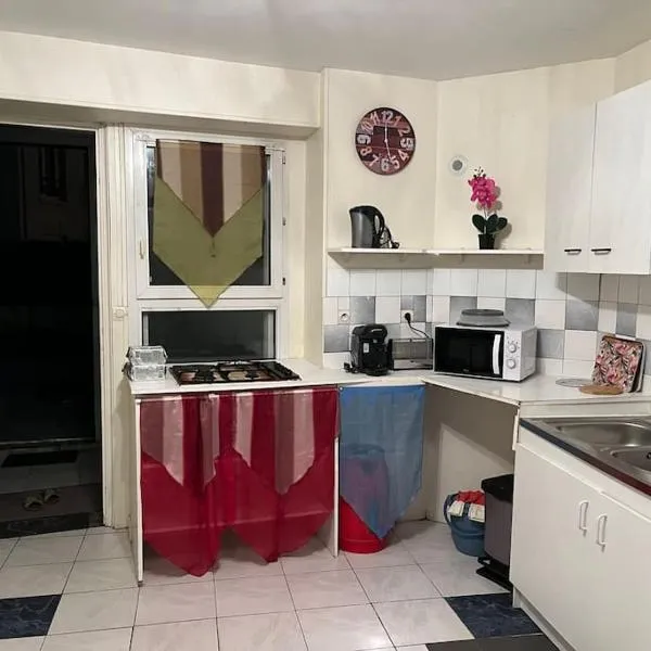 Appartement en centre-ville, hotel in Roissy-en-France
