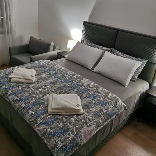 Apartman Good Night, hotel in Surčin