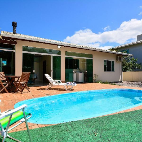 Casa c/ Piscina a 250m da Praia da Pinheira PLH006