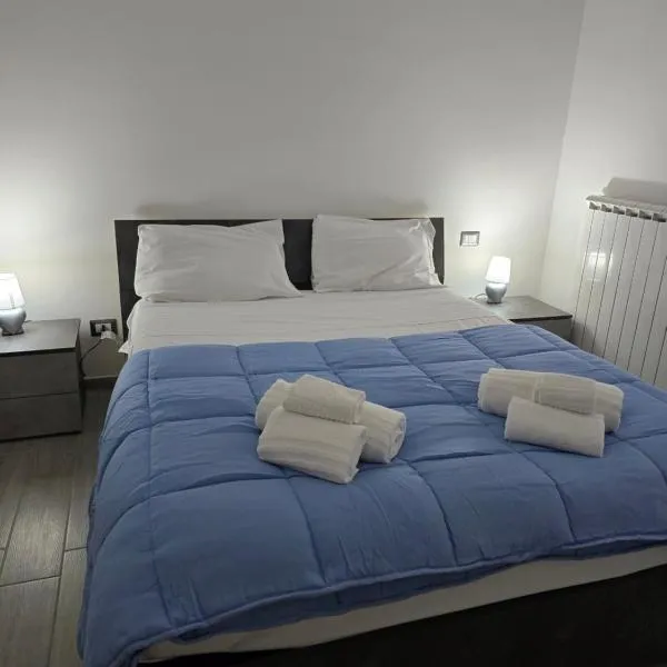 Deluxe apartment Fiumicino near airport, free parking, hotel di Isola Sacra