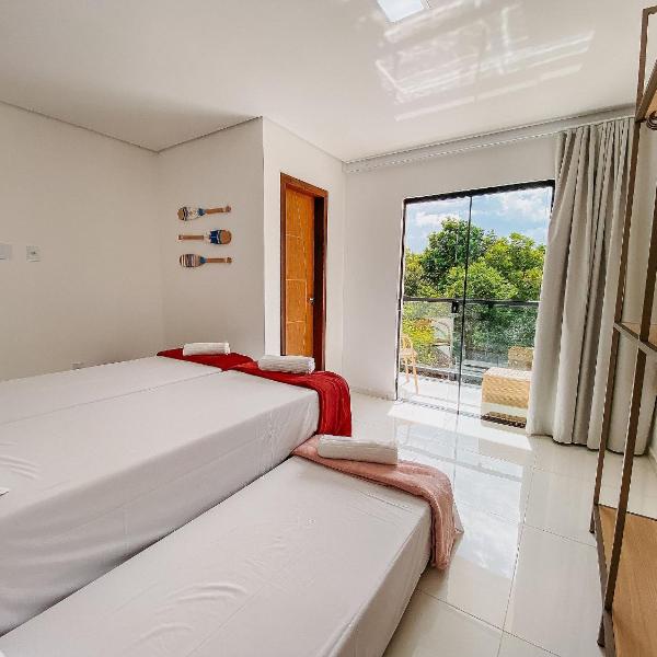 Casas Duplex todas com 3 suiítes ambas com ar condicionado, varanda, internet e churrasqueira privativa no Residencial Jardins de Taperpuã 2 codomínio a poucos metros da Praia de Taperapuã, com piscina e área gourmet. - Foto 2