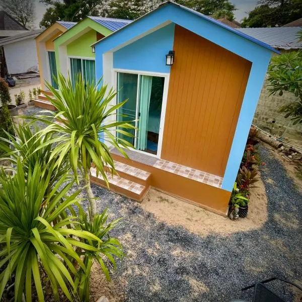 Ozone Beach House, hotel in Ko Lanta