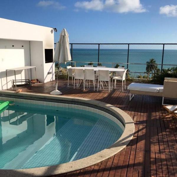 Cobertura duplex com piscina na Ponta Verde