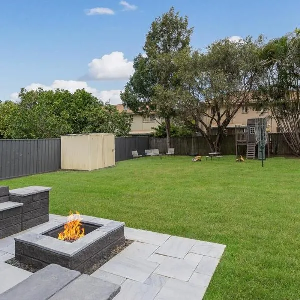 Acacia Ridge Cottage - Firepit, Kids Cubby, Games, hotelli Brisbanessa