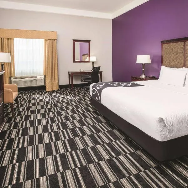 Baymont by Wyndham Dallas South-DeSoto, hotel in DeSoto