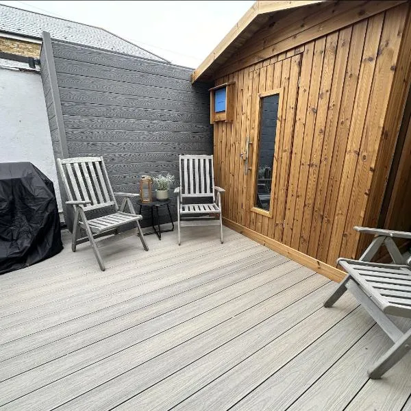 Central Margate house with sauna & private garden, hotel v destinaci Kent
