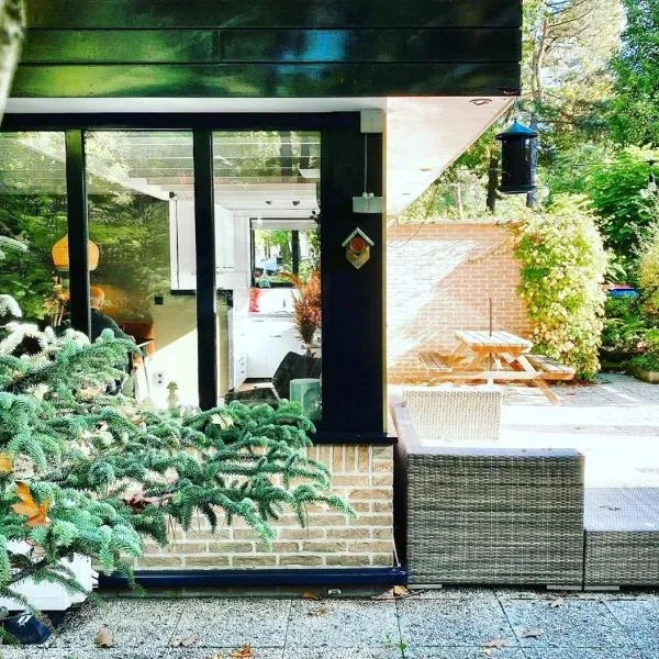 Eekhoorn-huisje, 4-pers bungalow, Rekem, hotel in Lanaken