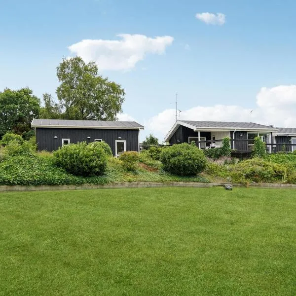 Stunning Home In Randers Nø With Wifi, hotel v destinaci Skalmstrup