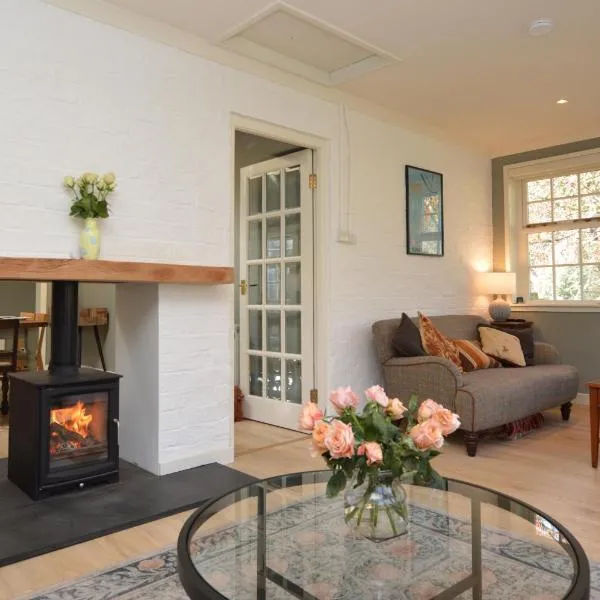 Old Powdermill Cottage, hotel in Tighnabruaich