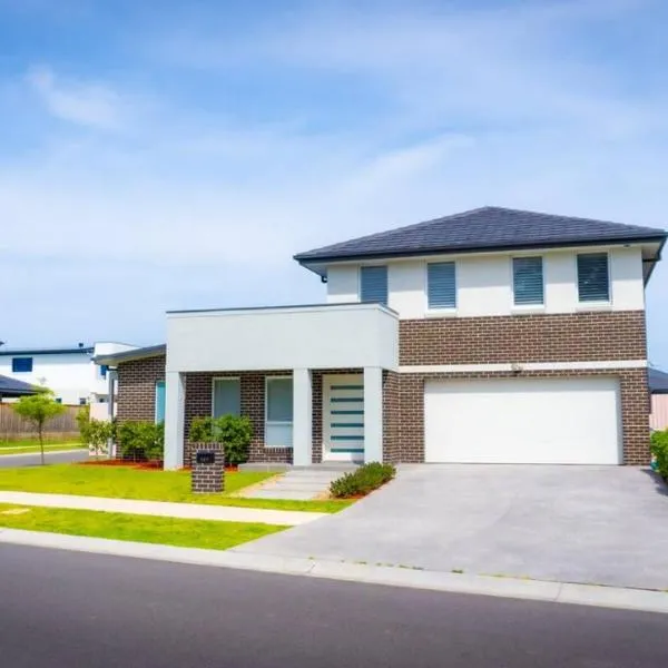 Luxury Home in Gledswood Hills - Sleeps 9 Guests、Gledswood Hillsのホテル