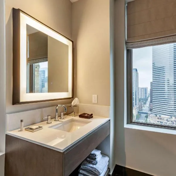 Cambria Hotel Houston Downtown Convention Center - photo 3