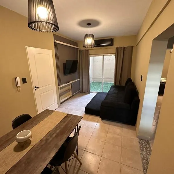Apartamento Céntrico para 4 personas con Patio, hotel en Santiago del Estero