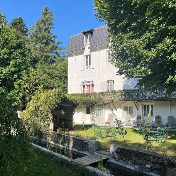 L'Etoile Maison d'hôtes Demi-pension, hotel v destinaci La Bastide-Puylaurent