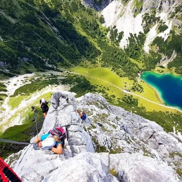 Appartement Gipfelblick- Tiroler Zugspitze Arena in Biberwier, hotel v destinaci Biberwier