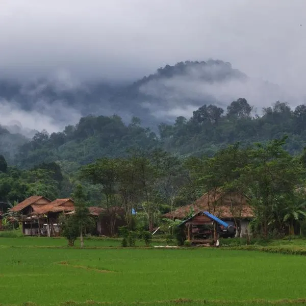 PANAKLUEA Cottage & Crafts - พนาเกลือ, hotel in Ban Kham
