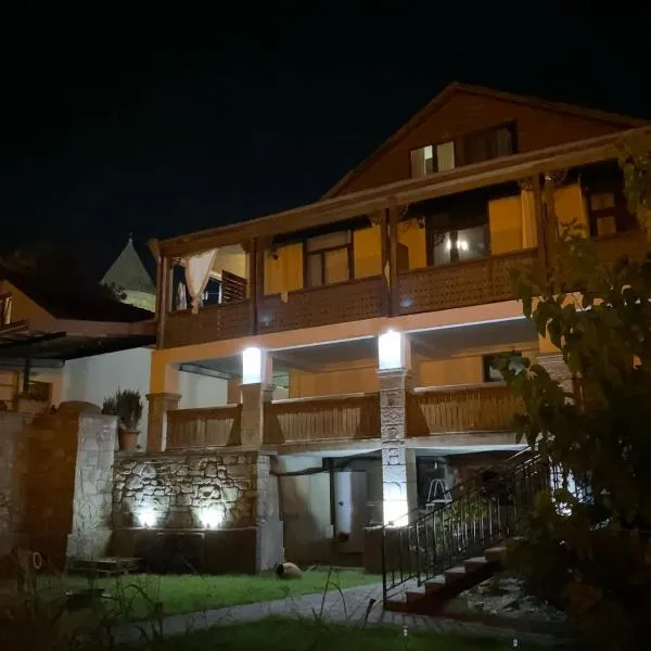 8 rooms, hotel in Mtskheta