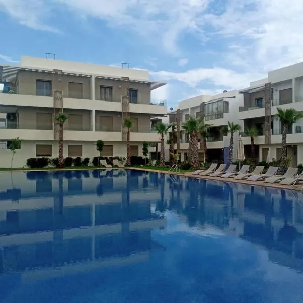 Luxury Beach Front Apartment 2Br, hotel in Casablanca