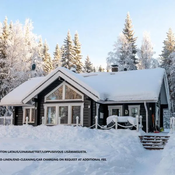Lähderinne - 2 bedroom log cabin, private beach, wifi & sauna, hotel in Puolanka