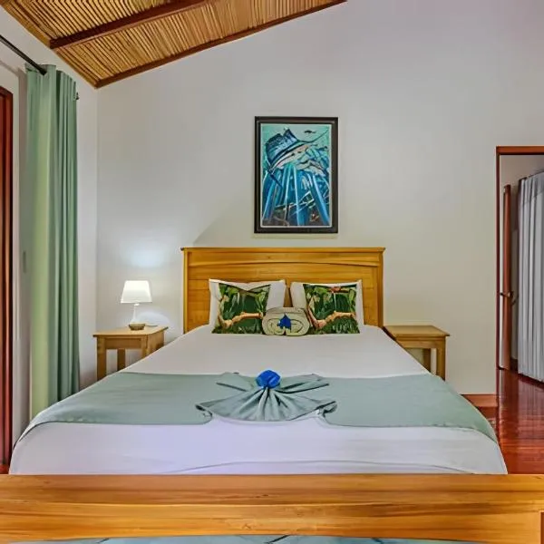 The Jungle Inn, ξενοδοχείο σε Dominicalito