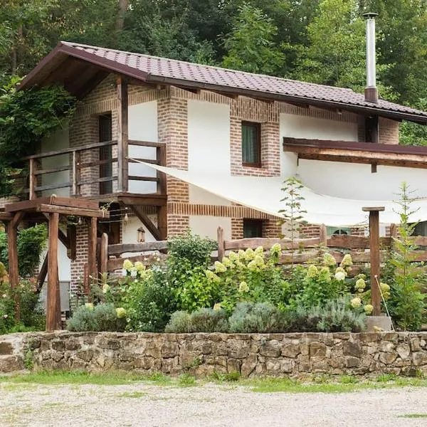 Rustikálna chalúpka pri jazere, Hotel in Ľuborča