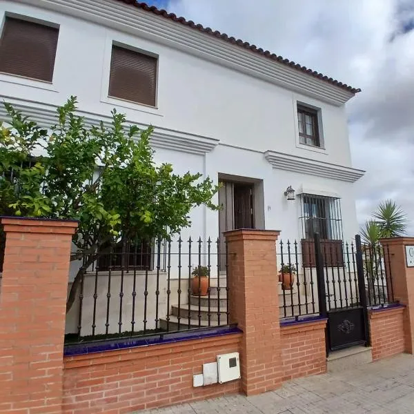 CasaManuelaMonesterio, hotel Monesterióban