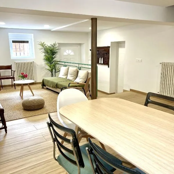 Fantástica Casa Rural en Castrillo Mota de Judíos, hotel v destinaci Burgos