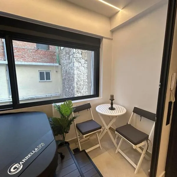 BlueMotion - CruiseNest Complex, hotel v destinaci Piraeus