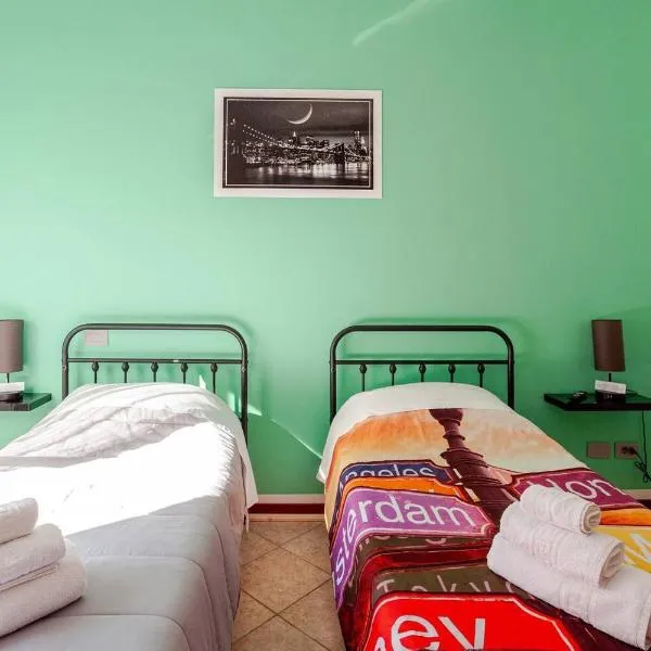 A Home away From Home By Alex, hotel Busto Arsizióban