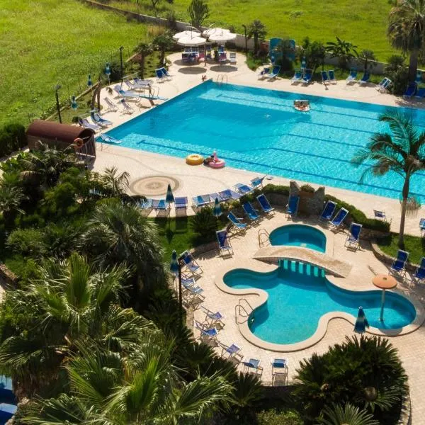 Hotel Calabrisella, hotel v destinaci Capo Vaticano