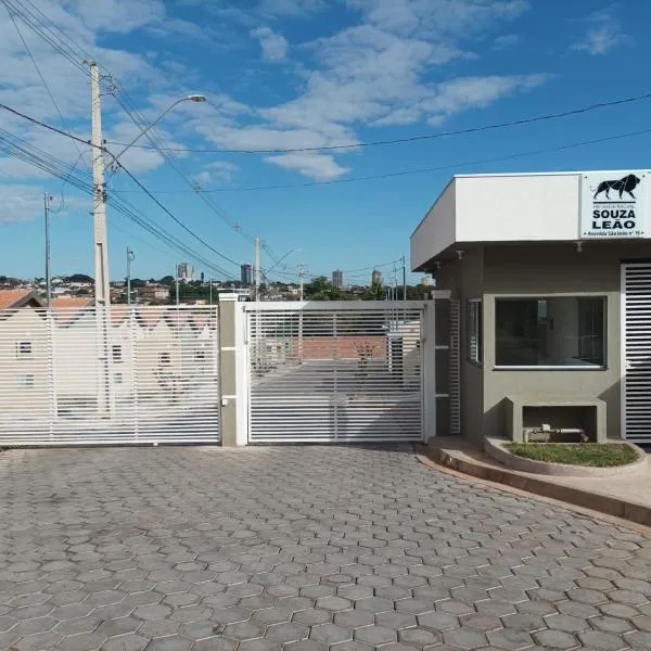 Pousada Souza Leão, hotel v destinaci Tupã