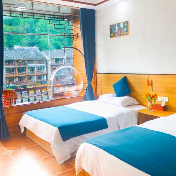Fenghuang Memory Linjiang Inn, hotel v destinaci Feng-chuang