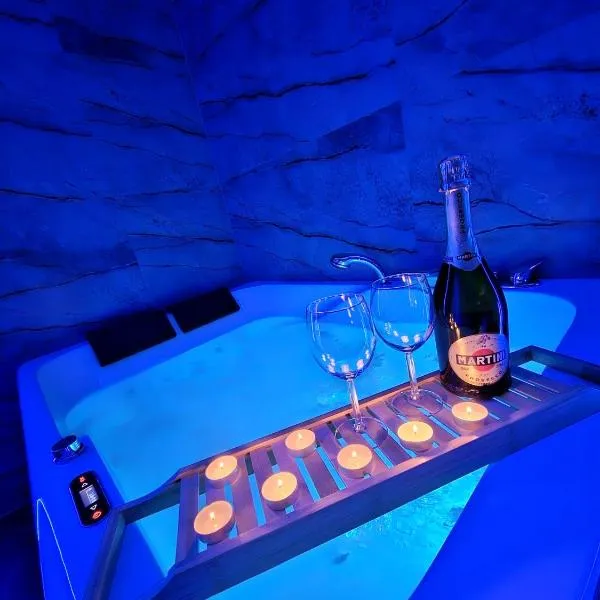 Apartament w Centrum z Jacuzzi, prywatny parking, klimatyzacja 4, hotel in Radom