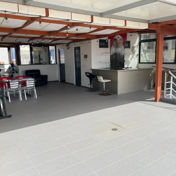 Apto Duarte quarto no terraço, hotel a Praia