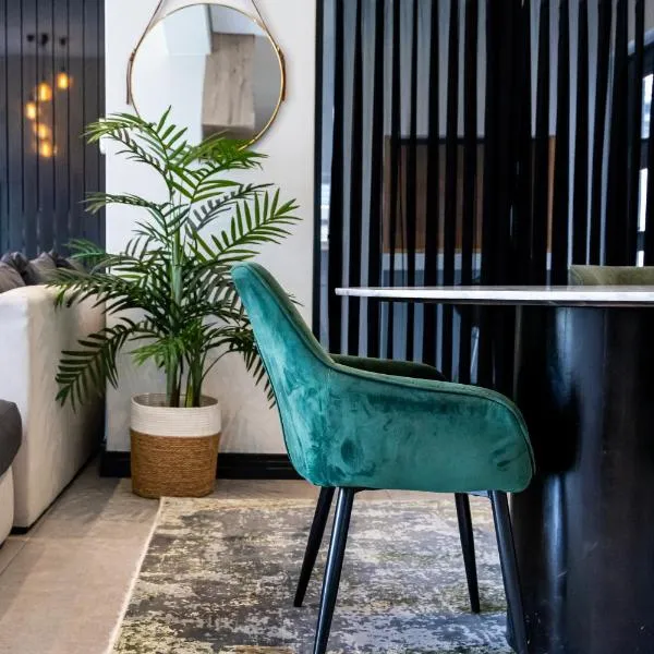 Phoenix Home, hotel in Cape Town