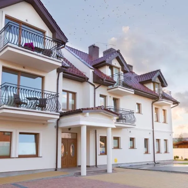 Willa Złota Róża, hotel v destinácii Sarbinowo