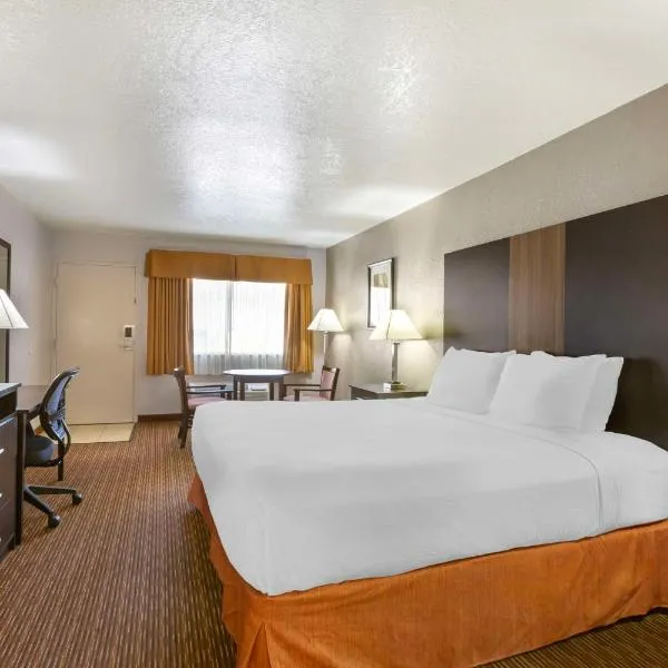 Best Western Sawmill Inn, מלון בHeber