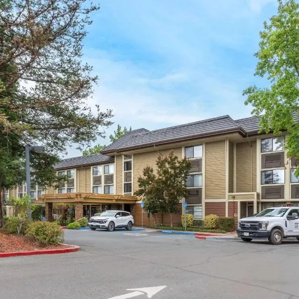 Best Western John Muir Inn, hotel v destinaci Martinez